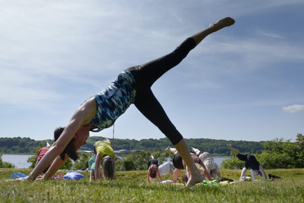 Mindfulness, yoga øvelse solhilsen & detox retreat