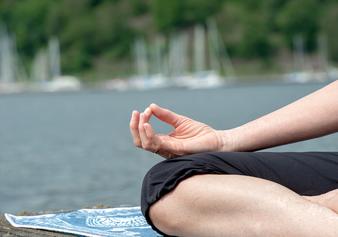 Mit mindfulness- og yogakursus giver ro og nærvær.